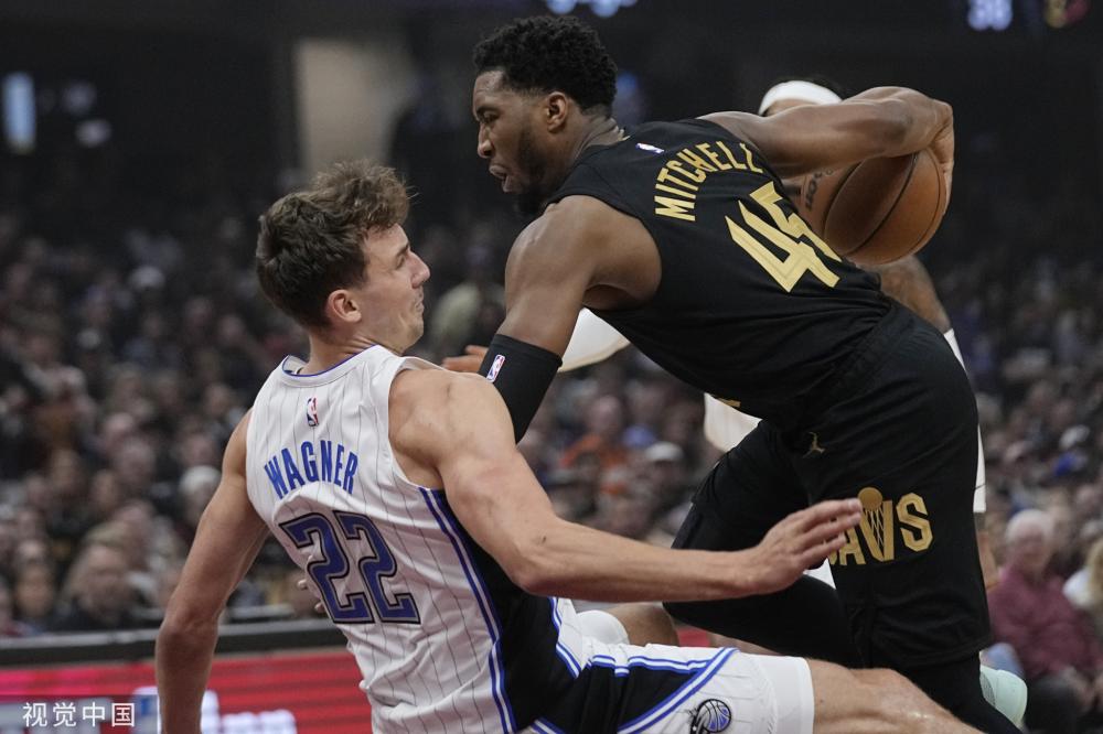 球员因伤缺 球员因伤缺