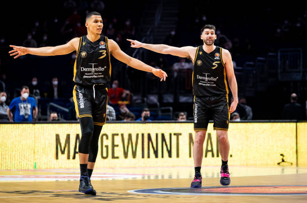 让球队在中 让球队在中